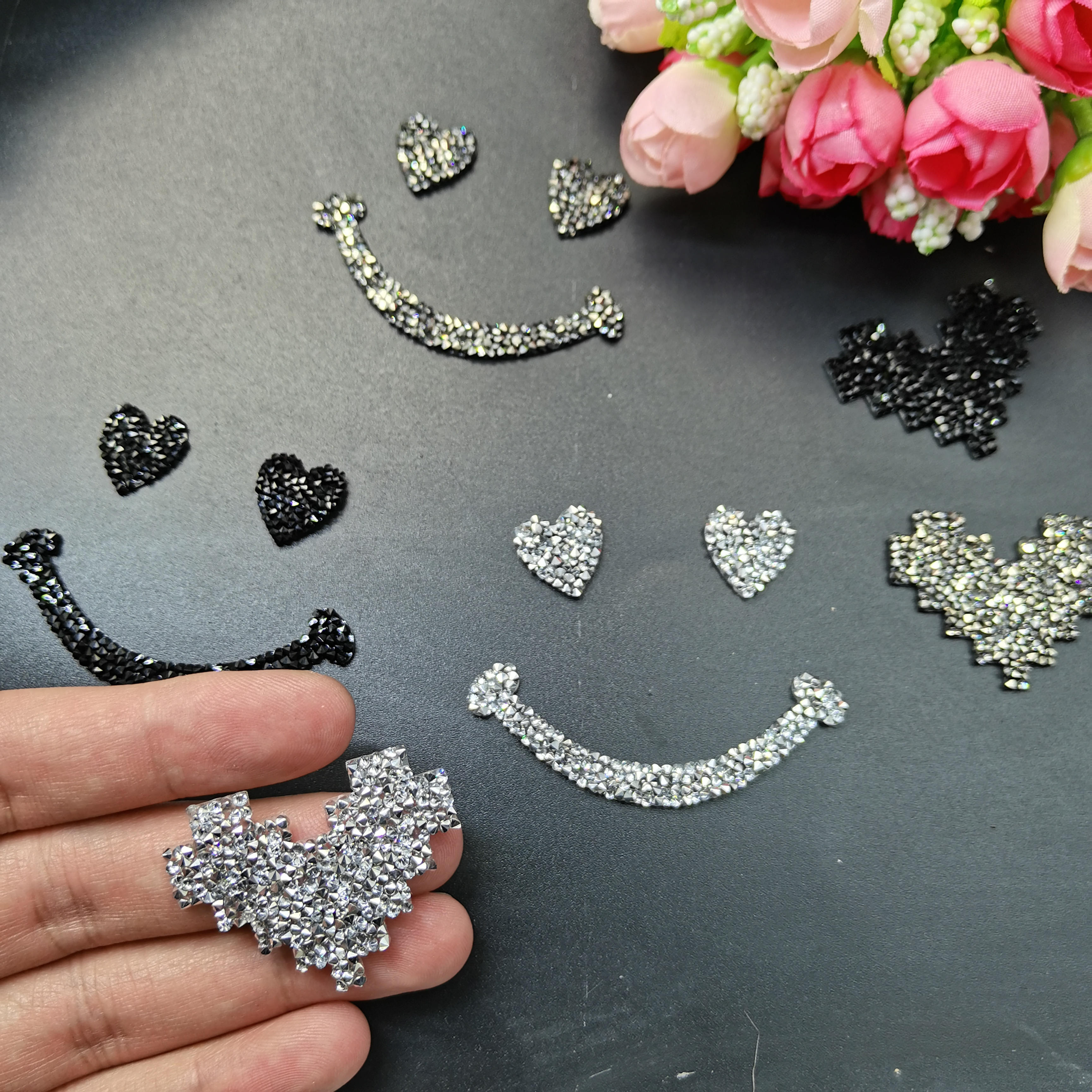 New 3colors Glitter Heart Smil - Hotfix Rhinestone Sheet avaliação e preço